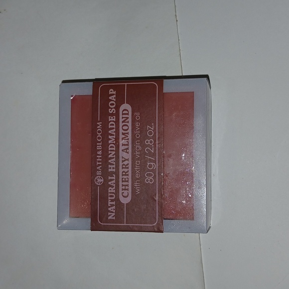BATH and BLOOM SOAP 80G Full Size relax with natural scented Cherry Almon d NWT - Picture 5 of 5